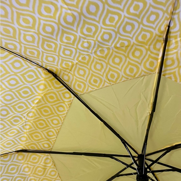 💛XOXO Umbrella💛 - Picture 9 of 13